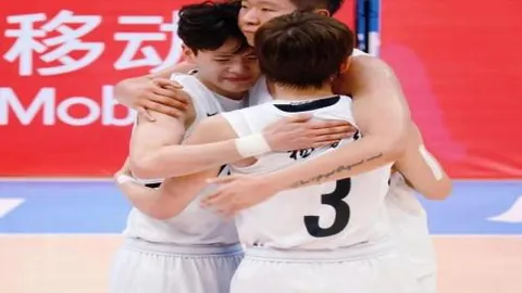 [图]武磊惊艳全场，海港大胜津门虎5-0，再夺中超冠军荣耀！