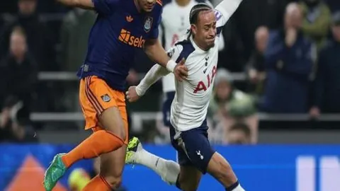 英超激战！维拉对阵布莱顿，惊心动魄27次射门仅入21球，比分揭晓！